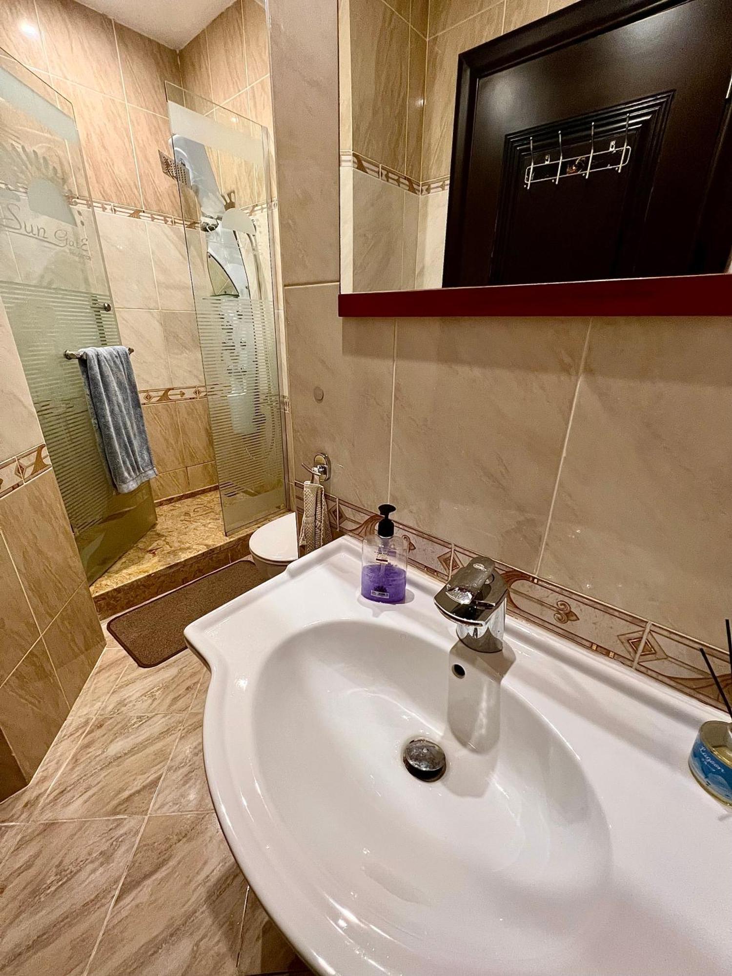 Luxury Beachfront Studio- Foreign Nationals Only Hurghada Exterior photo
